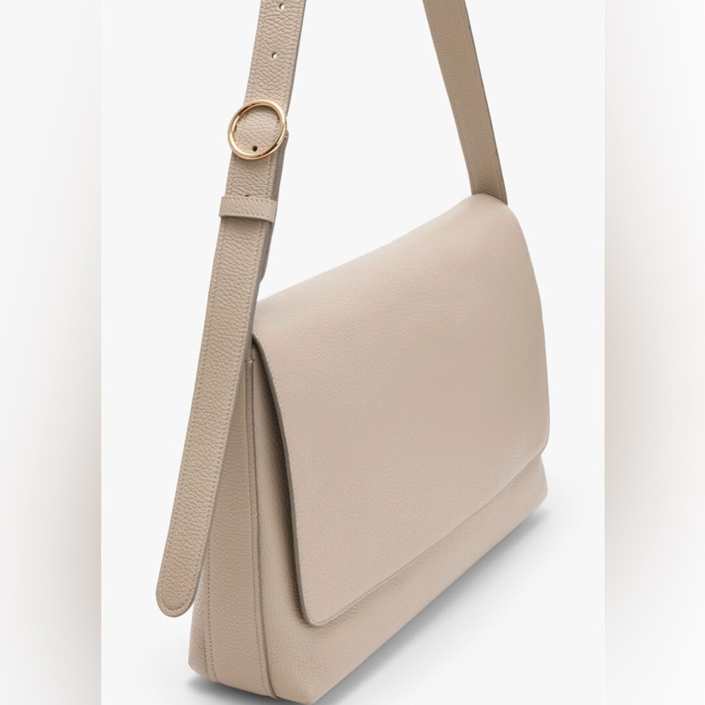 Cuyana Clay Shoulder Bag - Picture 5 of 5